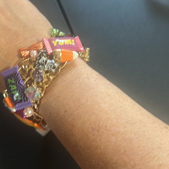 Betsy Johnson Halloween Candy toggle bracelet - Picture 1 of 5